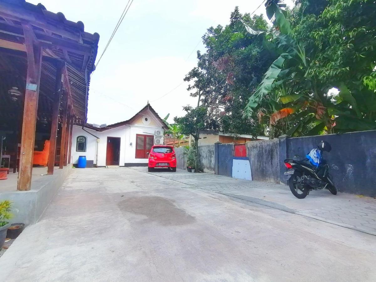 Reddoorz Syariah @ Ndalem Kembang Sore Γιογκιακάρτα Εξωτερικό φωτογραφία
