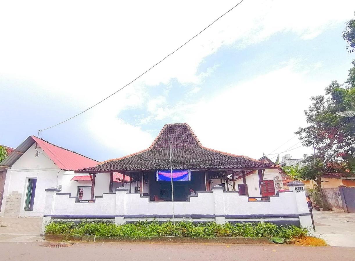 Reddoorz Syariah @ Ndalem Kembang Sore Γιογκιακάρτα Εξωτερικό φωτογραφία