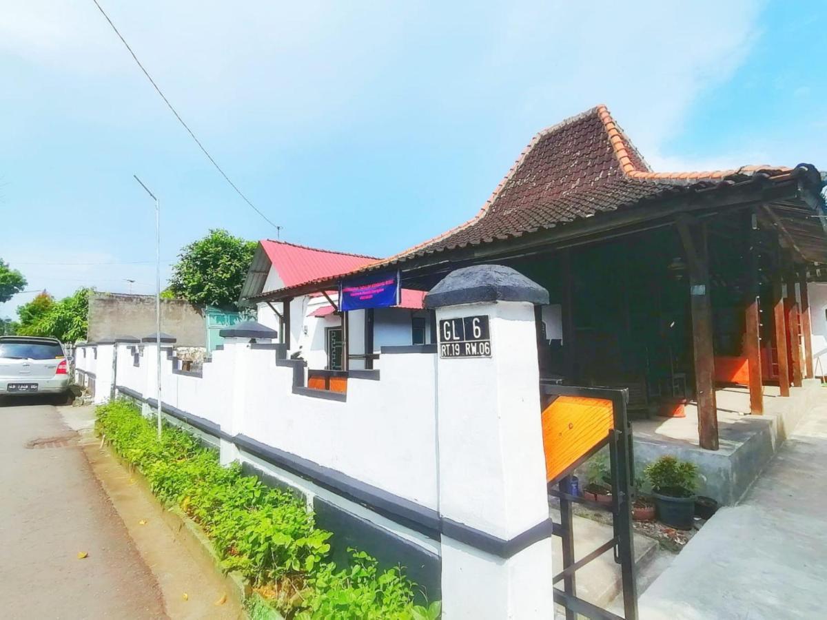 Reddoorz Syariah @ Ndalem Kembang Sore Γιογκιακάρτα Εξωτερικό φωτογραφία