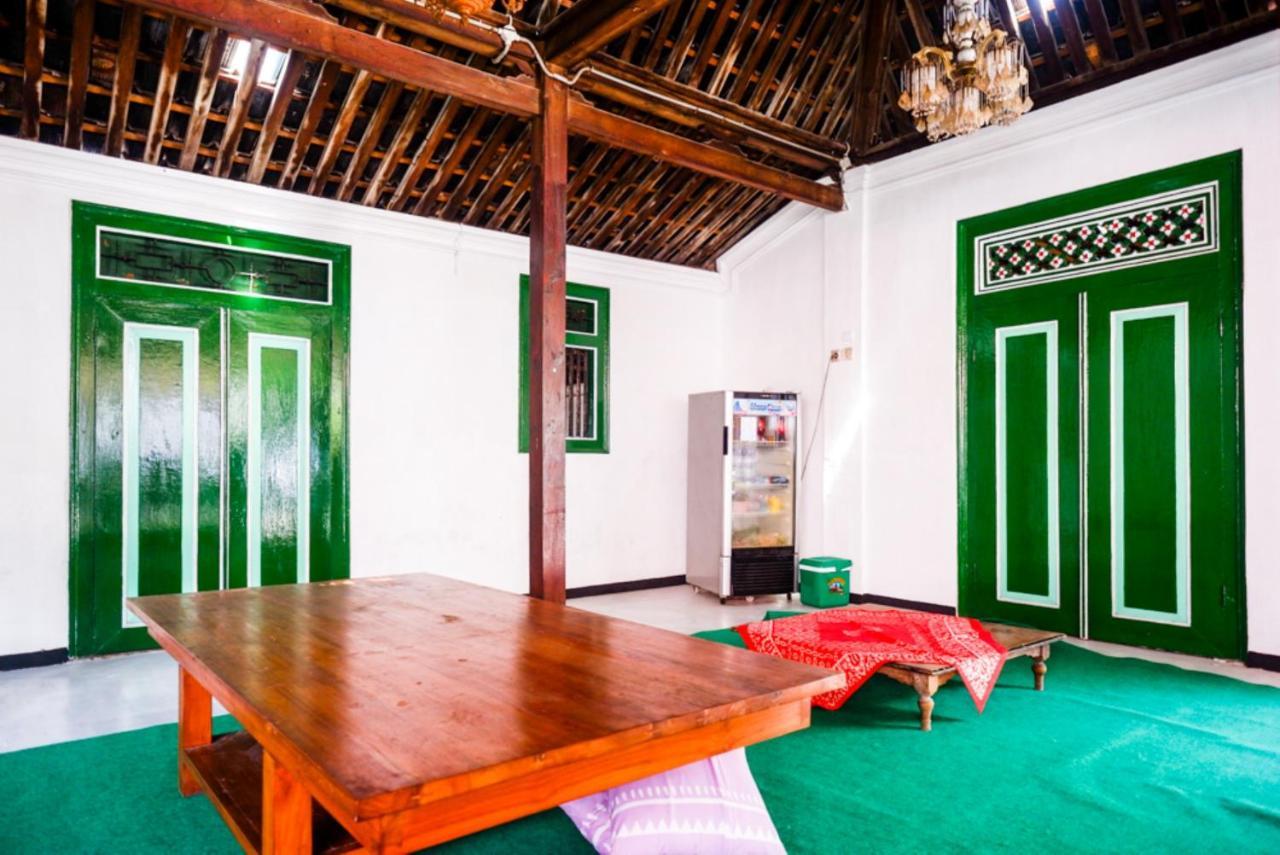 Reddoorz Syariah @ Ndalem Kembang Sore Γιογκιακάρτα Εξωτερικό φωτογραφία
