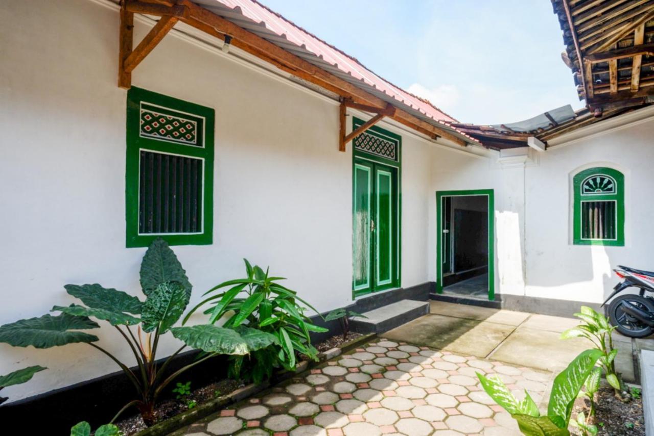 Reddoorz Syariah @ Ndalem Kembang Sore Γιογκιακάρτα Εξωτερικό φωτογραφία