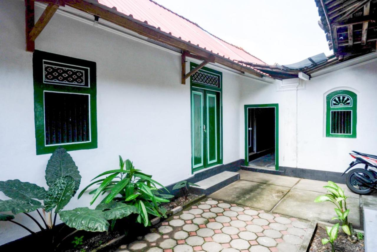 Reddoorz Syariah @ Ndalem Kembang Sore Γιογκιακάρτα Εξωτερικό φωτογραφία