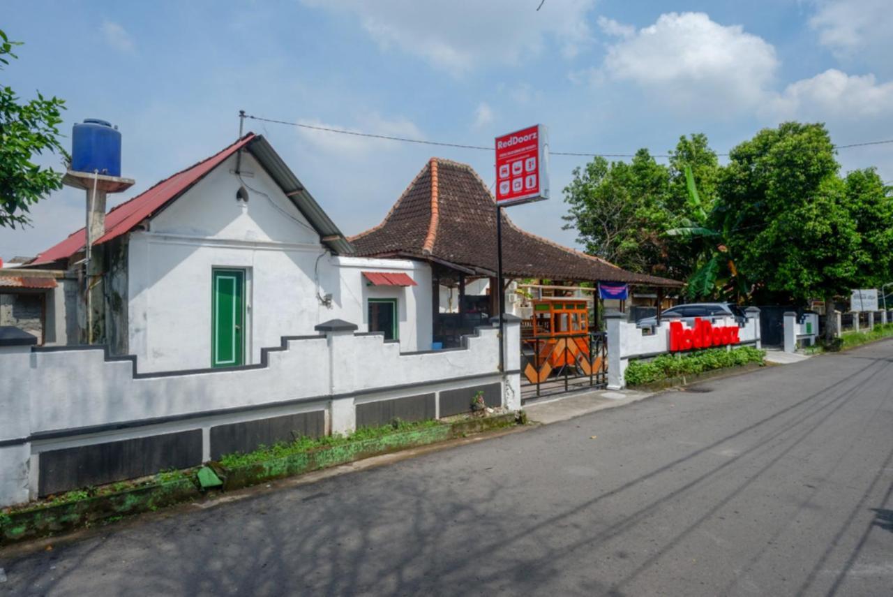 Reddoorz Syariah @ Ndalem Kembang Sore Γιογκιακάρτα Εξωτερικό φωτογραφία